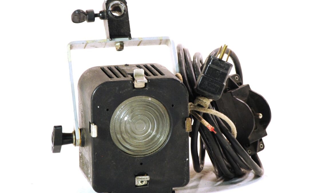 Used 200-watt movie light For Sale -3