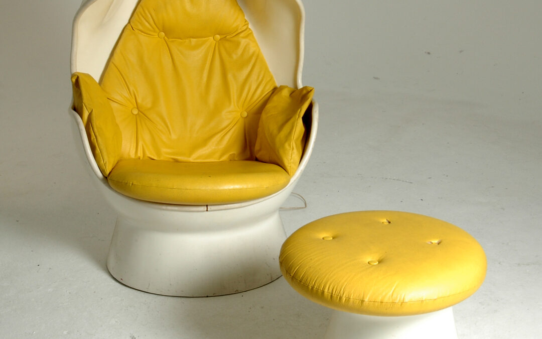 Used Vintage Egg Chair With Speakers For Sale
