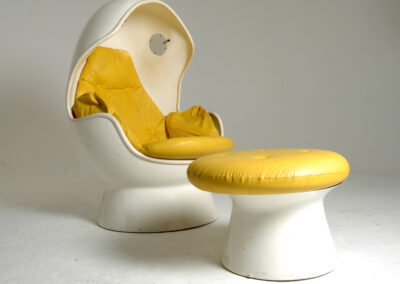 Used Vintage Egg Chair With Speakers For Sale